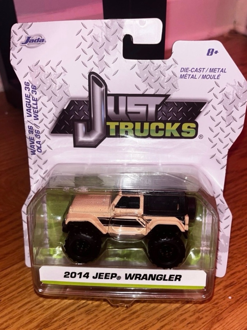 Ada 2014 Jeep Wrangler Die-Cast Toy - Pink and Black